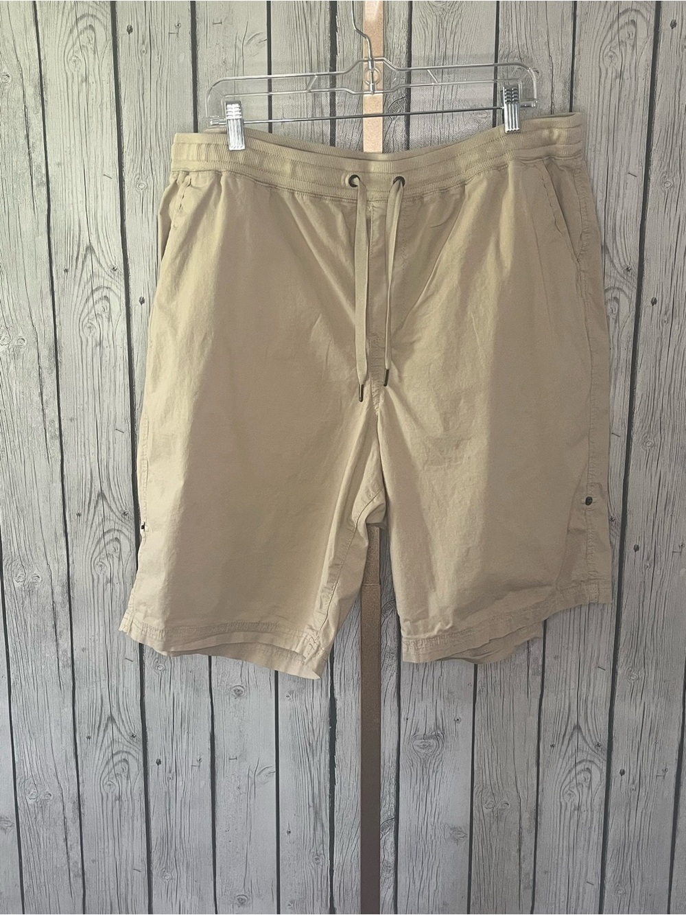 L.L. Bean 1x plus Women's Stretch Ripstop Pull-on Shorts khaki adjustable length
